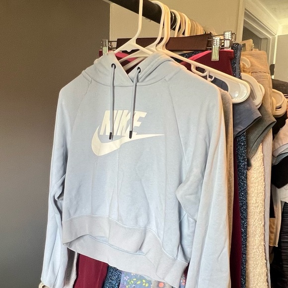 Nike Croped Hoodie - Picture 1 of 3
